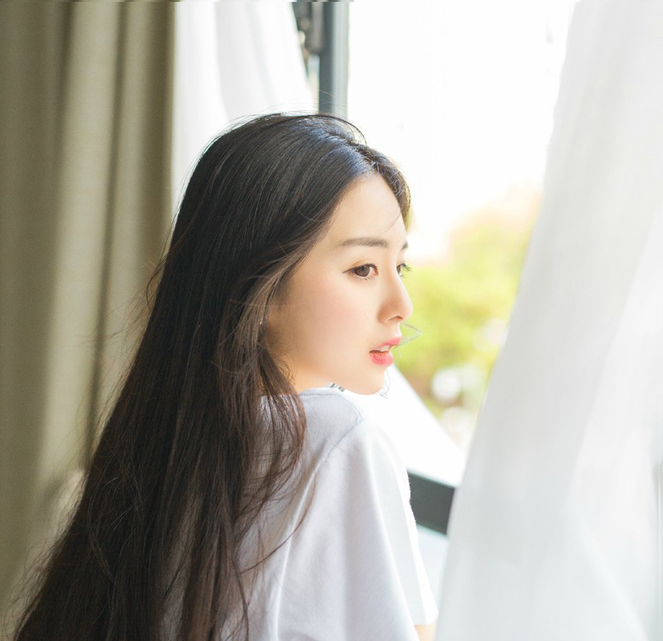 生就这么一次，谈一场以结婚为目的的恋爱，然后就那样相守，在来往的流年里，岁月安好。